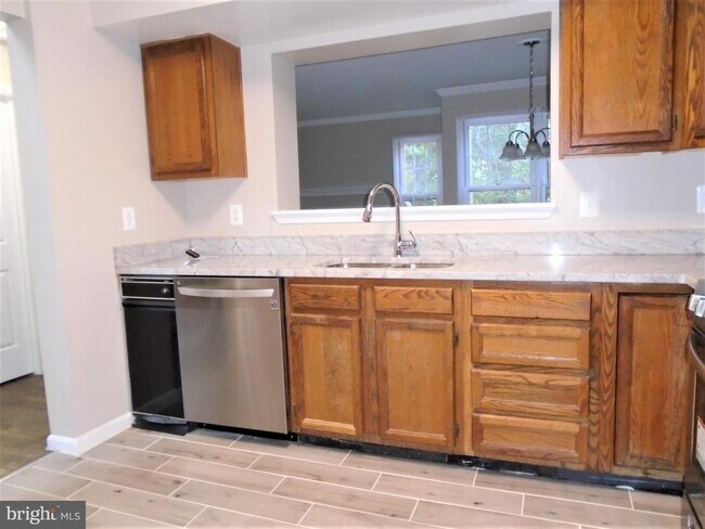 Building Photo - 1914 Duffield Ln