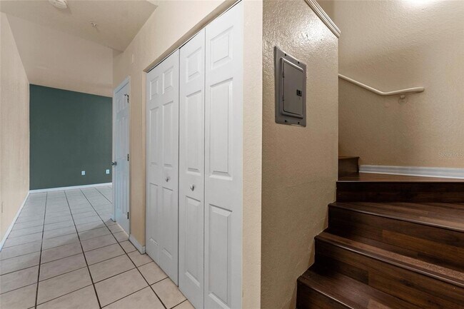 Building Photo - 5039 Sunridge Palms Dr