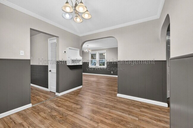 Building Photo - 575 Glorose Dr