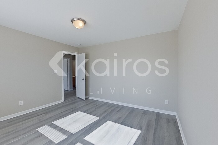 Building Photo - 100 Farmington Dr