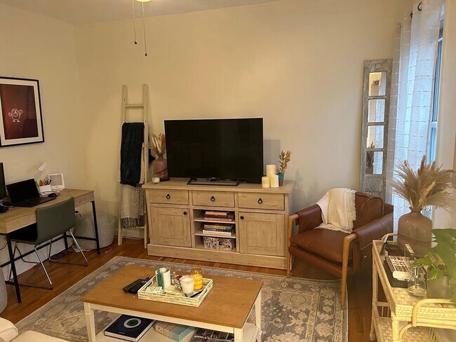 Building Photo - 19 Fleet St