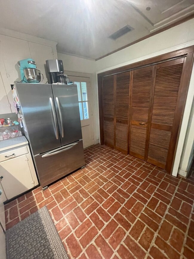 Building Photo - Spacious South Highlands 2 Bedroom Home with flex rooms!
