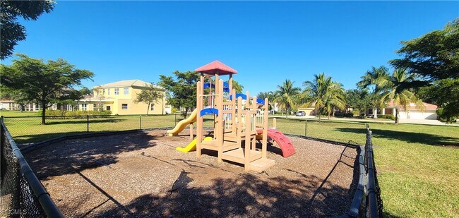Building Photo - 1392 Weeping Willow Ct