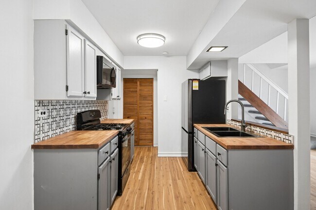 Building Photo - 1229 Nova Ct