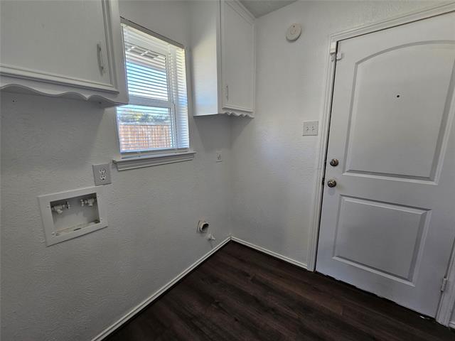 Building Photo - 2400 Meadow Creek Dr