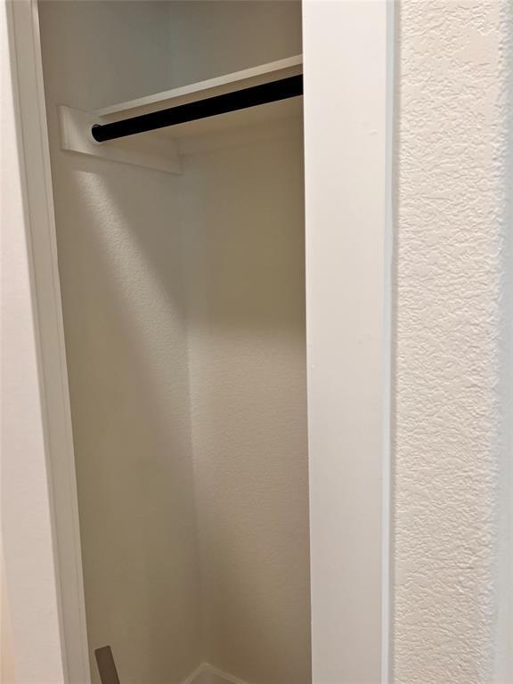 Building Photo - 442 Parkline Dr