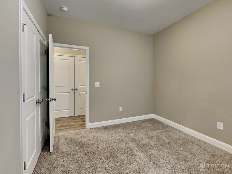 Building Photo - 135 Carissa Dr