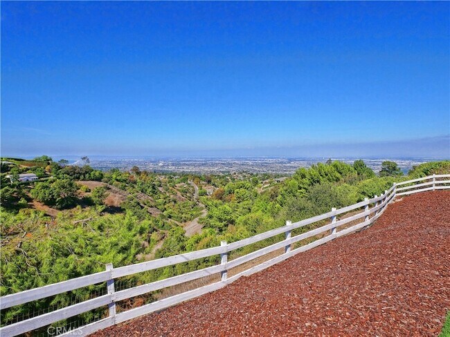 Building Photo - 67 Eastfield Dr