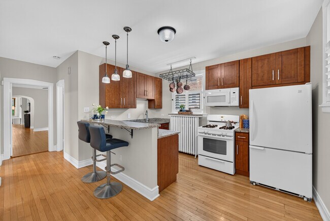 Building Photo - 414 S Harvey Ave