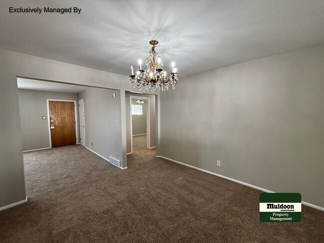 Building Photo - Available Now! Main Level Living, Close to Ft Carson. 1  pet large or small dog  ok