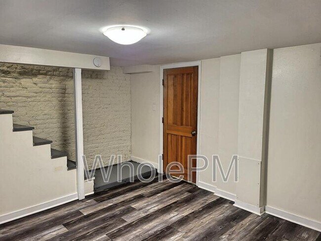 Building Photo - 721 Elati St