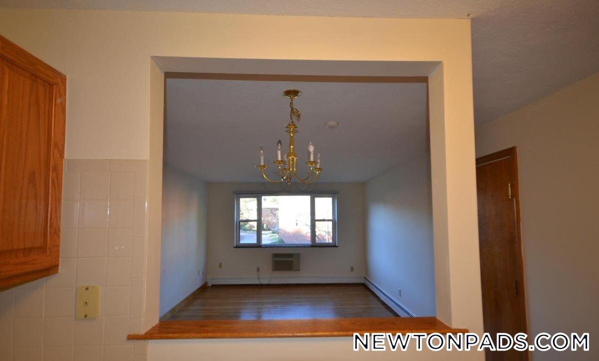 Building Photo - 286 Grove St