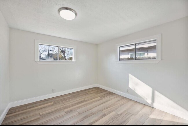 Building Photo - 220 Armstrong St