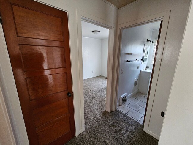 Building Photo - 2 Bed 1 Bath Home in the Heart of Richland