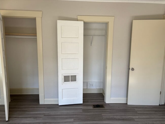 Building Photo - For Rent: Charming Mixed-Use Home – 1 Bedroom + Den