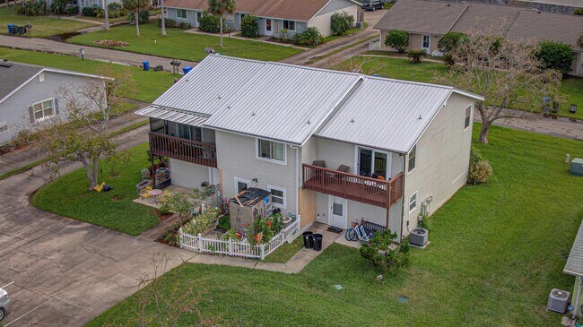 Building Photo - 118 Rio Del Mar St