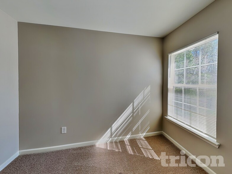 Building Photo - 5745 Henderson Oaks Dr