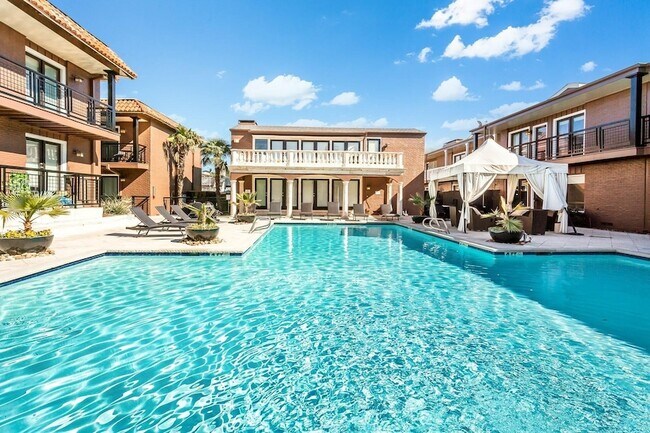 Building Photo - 5934 Sandhurst Ln