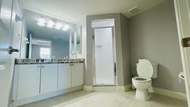 Building Photo - 1504 SW 50th St