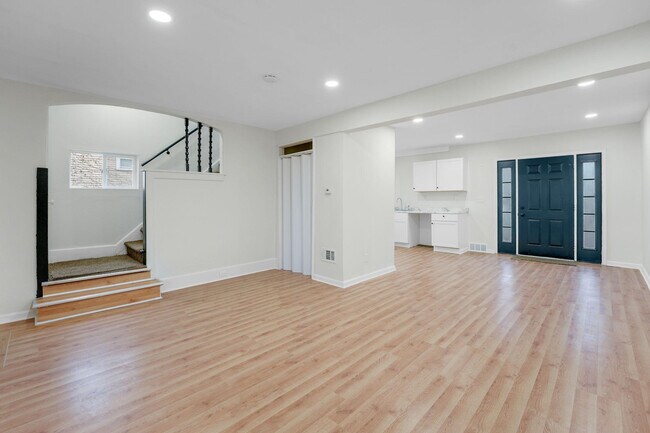 Building Photo - 1748 Bigelow St