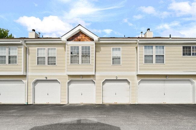Building Photo - 4706 Whispering Hills Dr