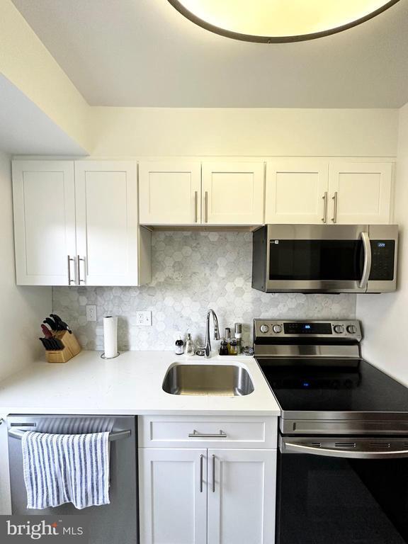 Building Photo - 718 S Washington St