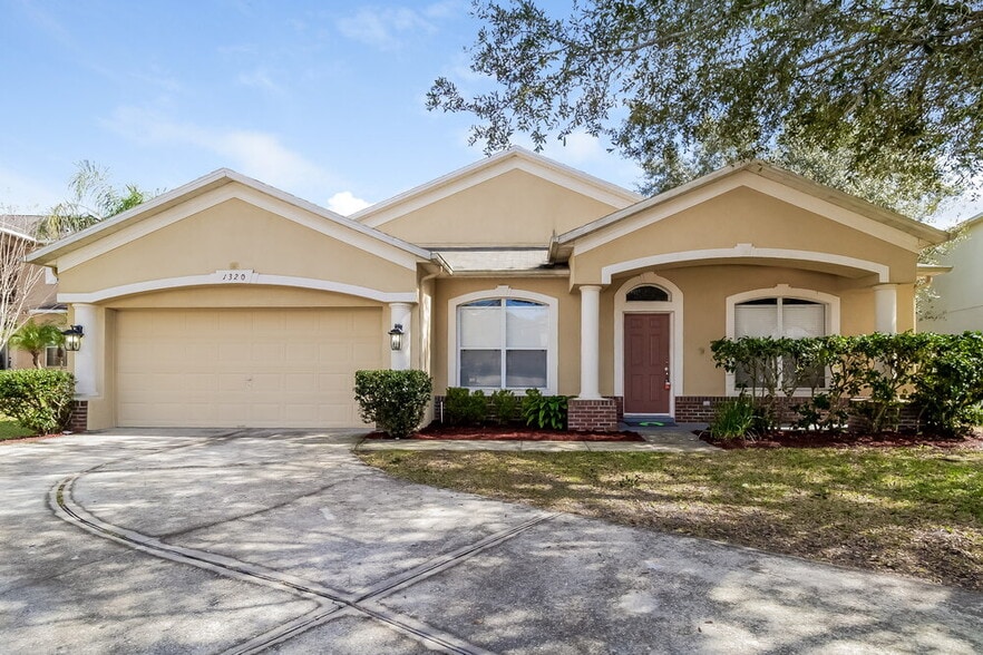 Primary Photo - 1320 Falconwood Ct