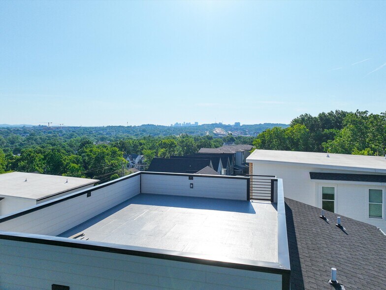 Building Photo - 5915 Maxon Ave