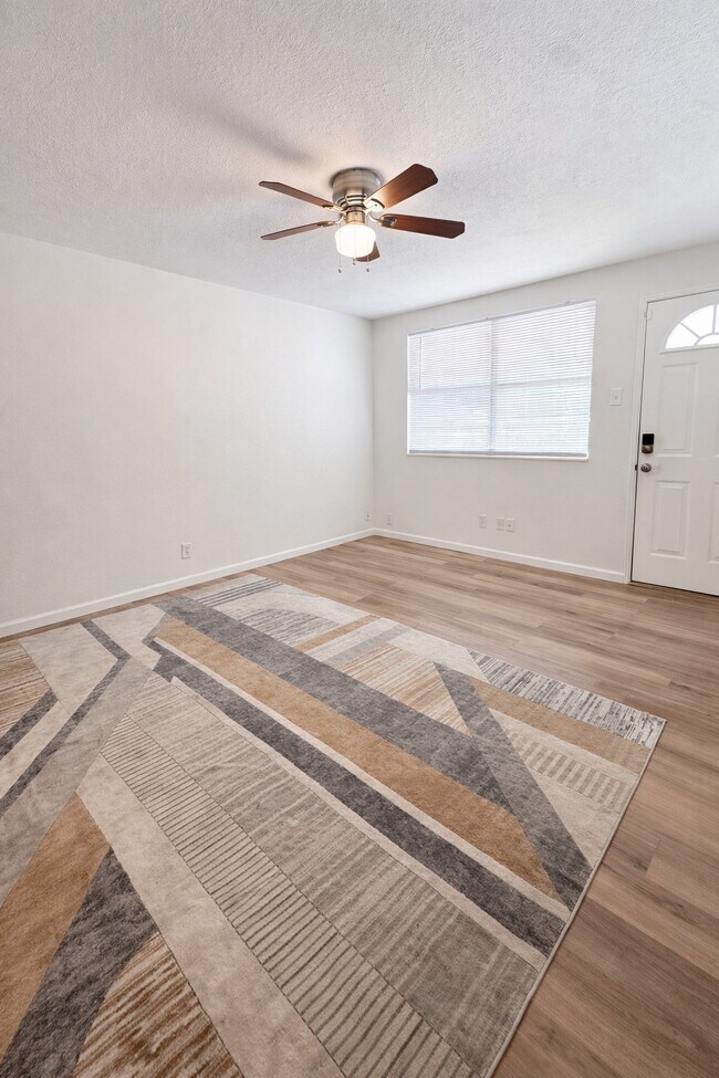 Building Photo - 117 Sylvia St