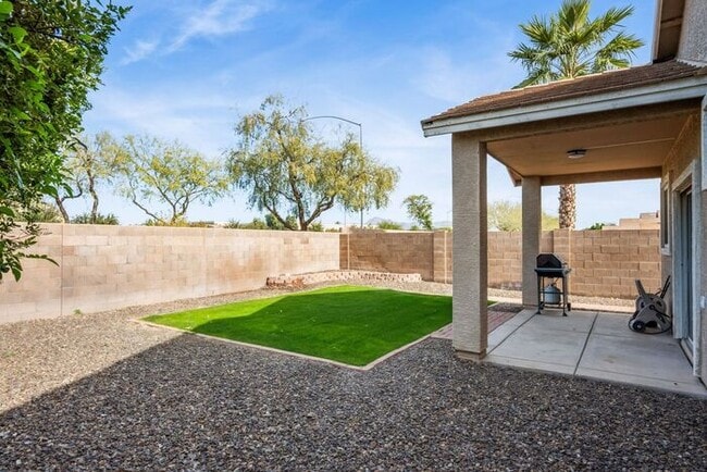 Building Photo - 10614 E Olla Ave