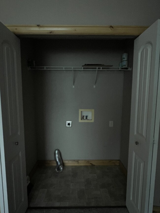 Building Photo - 718 Sonoma Dr