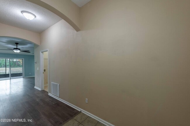 Building Photo - 4667 Pine Lake Dr