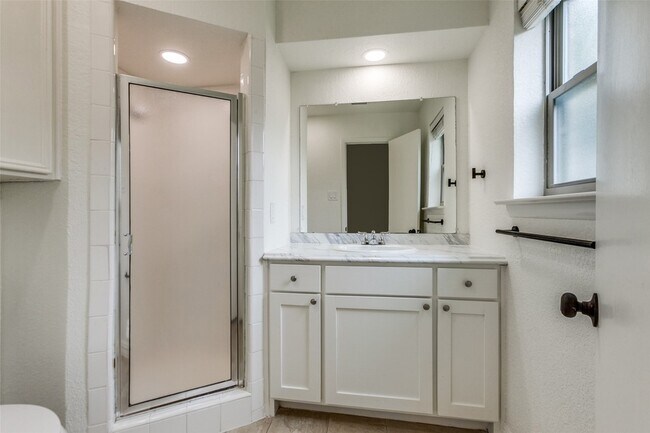 Building Photo - 1213 Mill Valley Dr