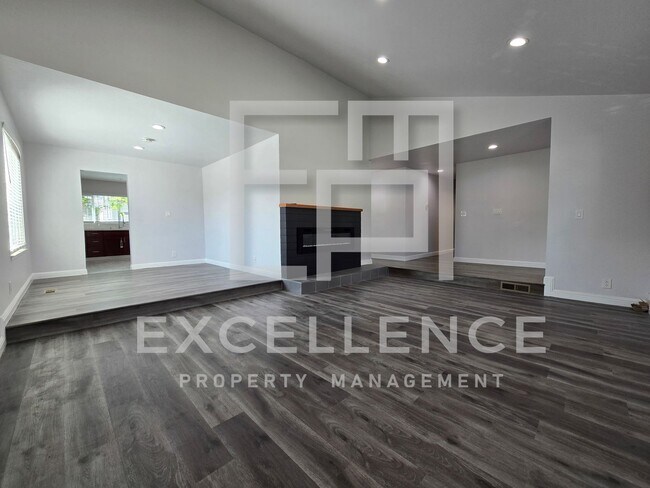 Building Photo - Fully Updated 4/2 Corner Lot Home - Firepl...
