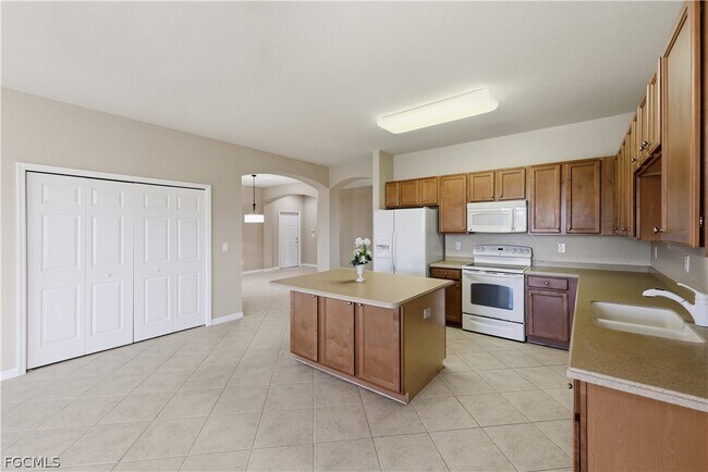 Building Photo - 14961 Reflection Key Cir