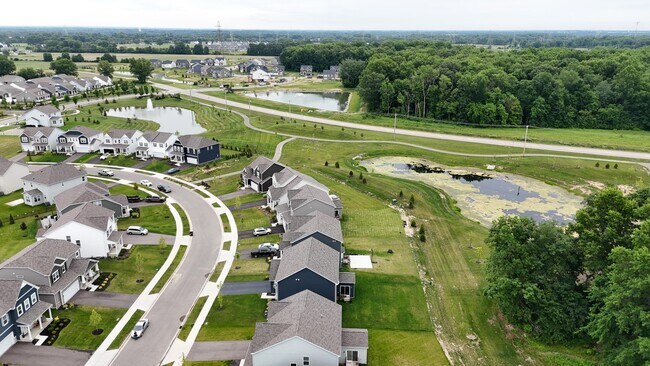 Building Photo - 5749 Shadowfair Ln