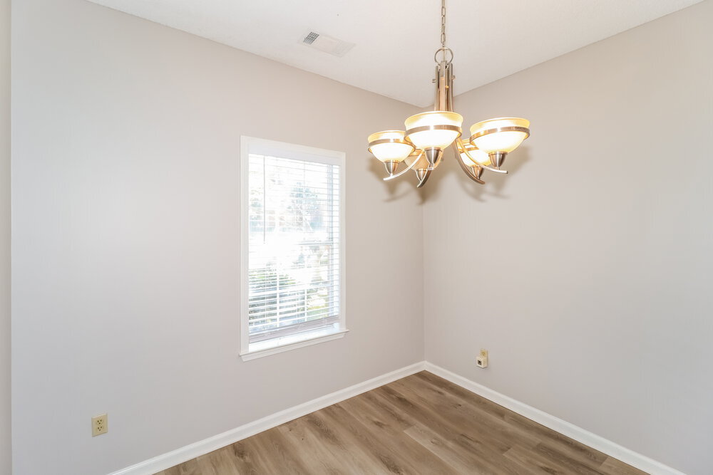 Building Photo - 8692 Overcup Oaks Dr