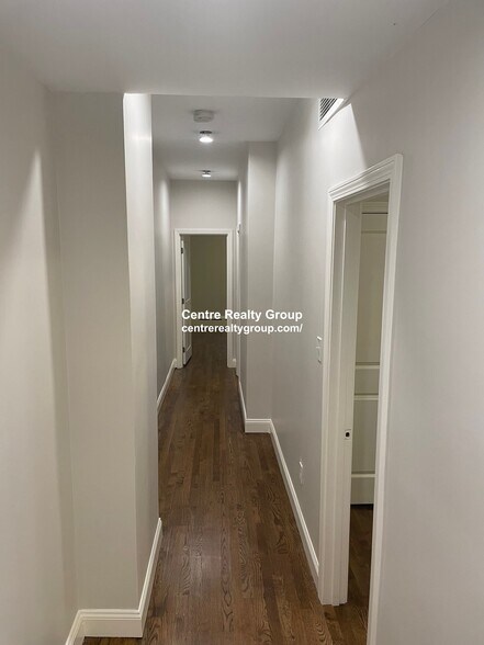 Building Photo - 1712 Beacon St