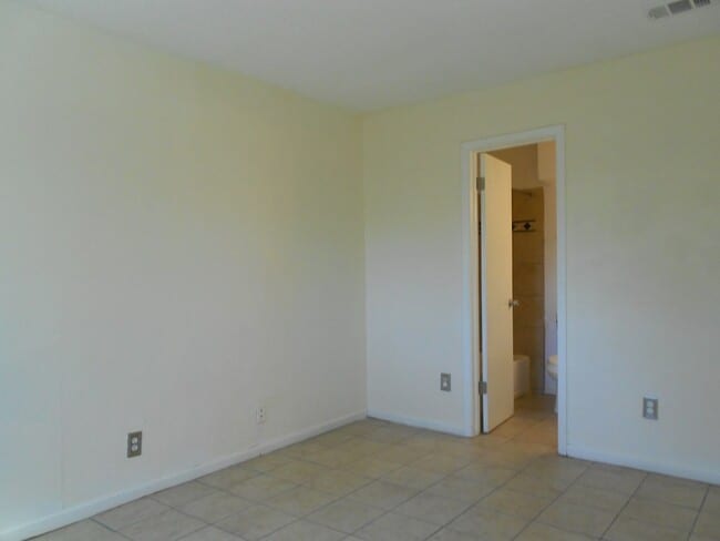 Building Photo - 523 Tomahawk Trail