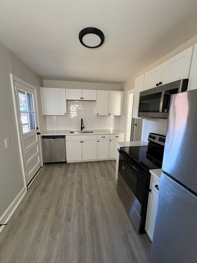 Primary Photo - 2 bedroom/1 bathroom home in Greensboro