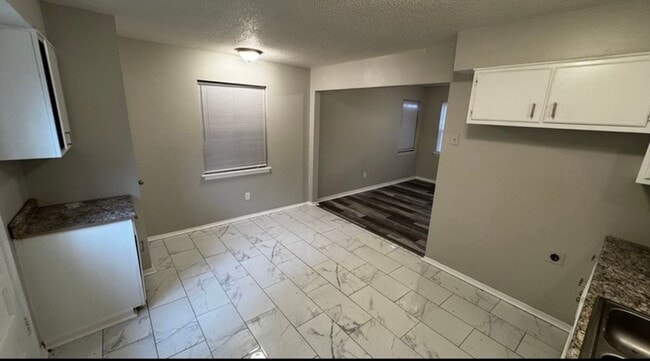 Building Photo - 4264 Double Tree St