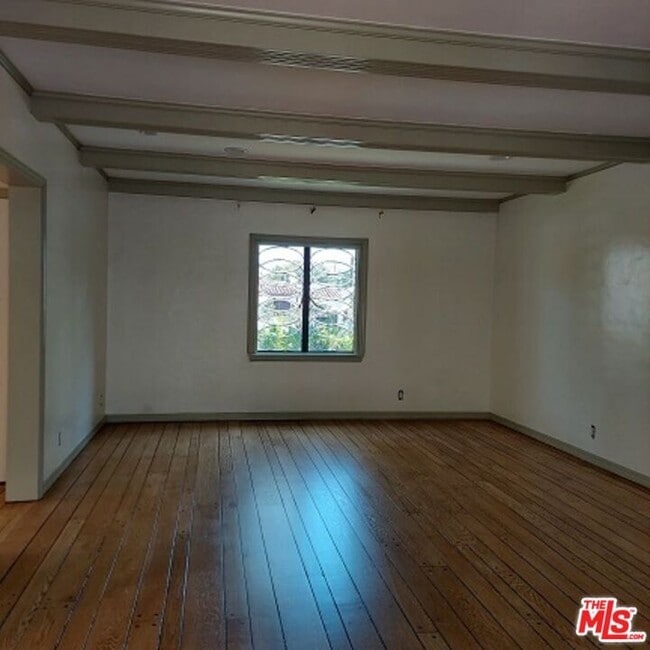 Building Photo - 341 S Rodeo Dr