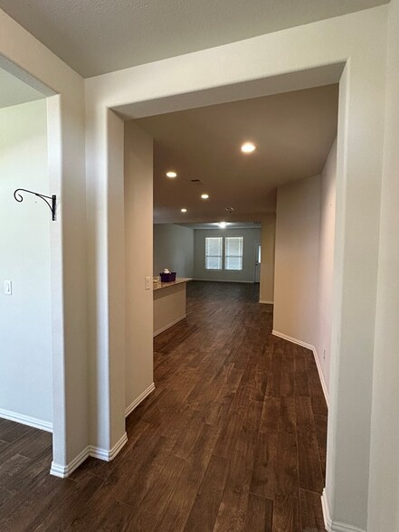 Building Photo - 1713 Twin Falls Dr
