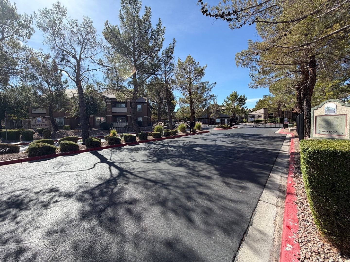 Building Photo - 555 E Silverado Ranch Blvd