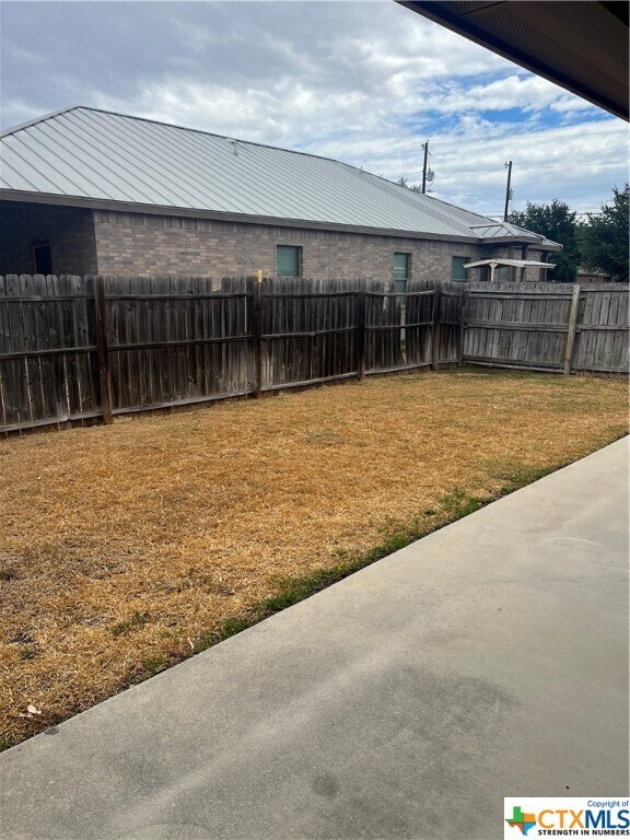 Building Photo - 1031 Helen Dr