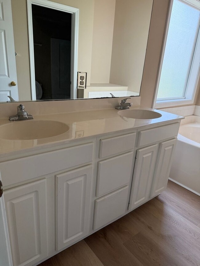 Building Photo - Fully Renovated 2 Bedroom/ 2 Bathroom Home with Garage-Village at Old Towne