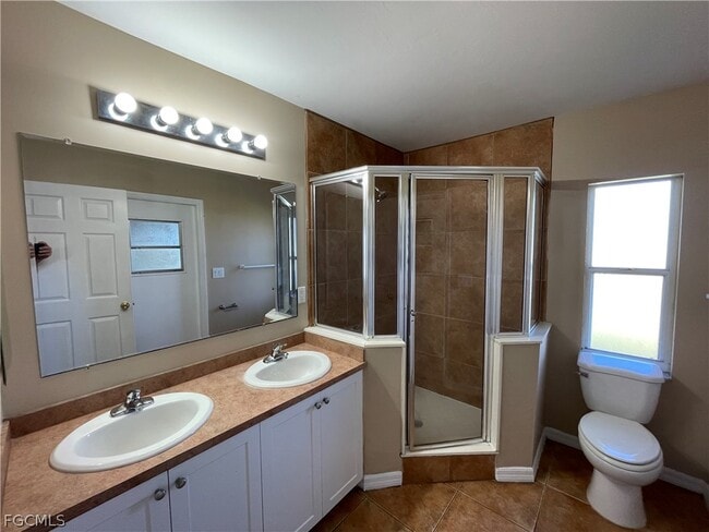 Building Photo - 621 SE 46th Ter