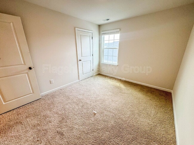 Building Photo - 2136 Montalvan Dr