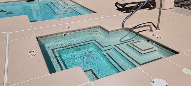 Building Photo - 830 Carnegie St