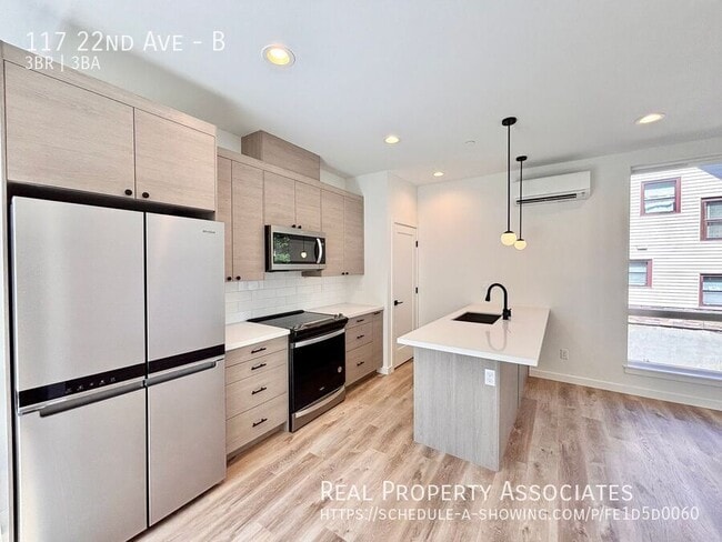 Building Photo - 117 22nd Ave